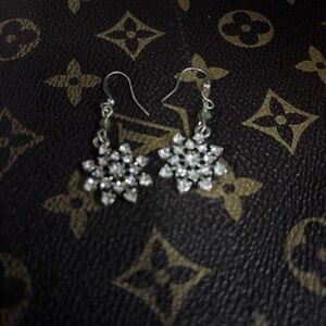 Silver Crystal Flower Drop Earrings - Sparkling Silver Floral Dangle